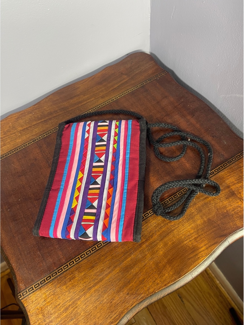 Colorful Tribal Pattern Crossbody Bag with Multiple Compartments